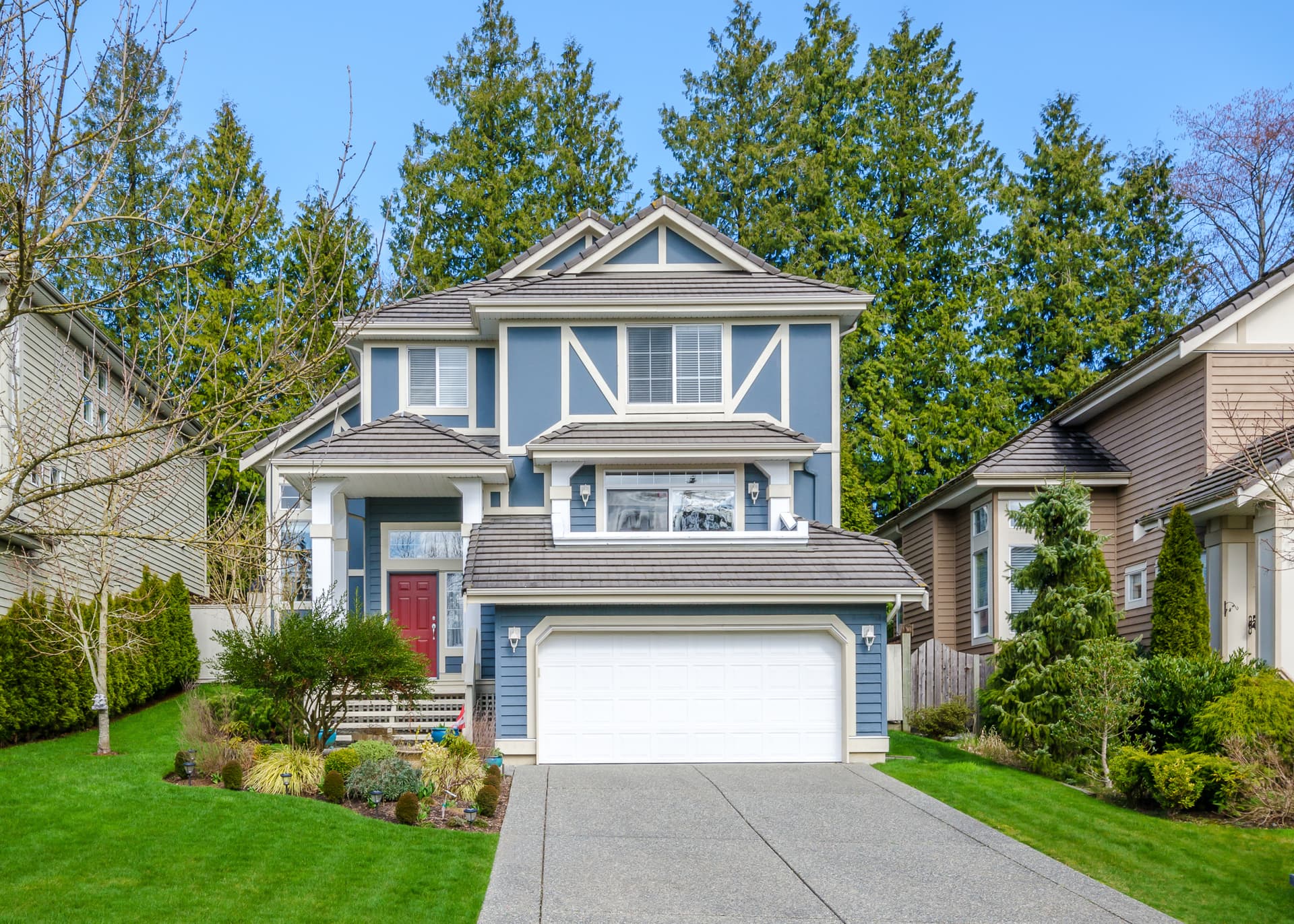 Aluminum garage door replacement in southern New Hampshire