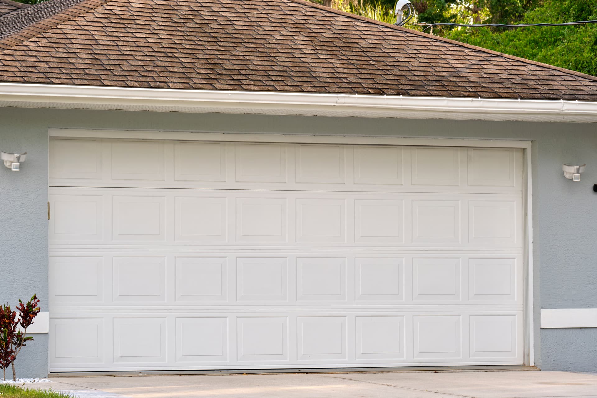 Steel garage door replacement in southern New Hampshire