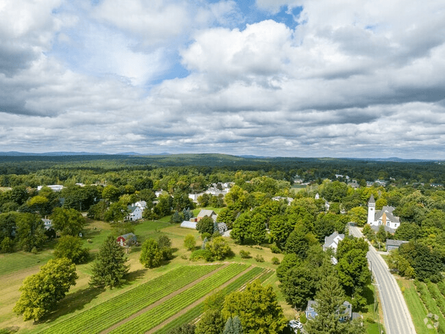 Professional garage door repair and installation services in Hollis, New Hampshire